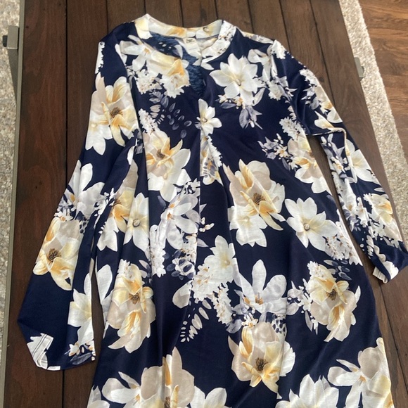 Sew In Love Cream Sheath Dress with V-Neck and long sleeve - Picture 6 of 8